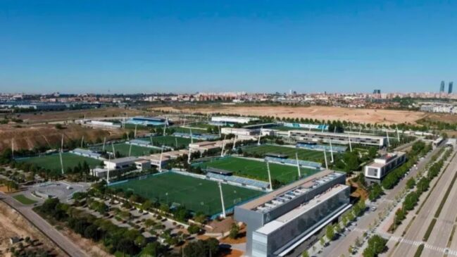 Divórcio faz pentacampeão do mundo dormir em CT de clube espanhol