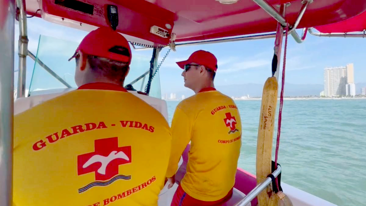 Também na manhã deste sábado (22/11), um homem de aproximadamente 60 anos foi encontrado inconsciente próximo ao 1º canal da praia de Itanhaém