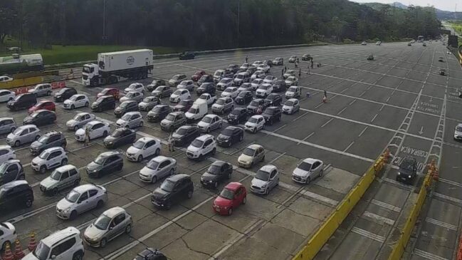Morador de São Paulo que se programa para subir do Litoral para a Capital neste domingo (19/1) está encontrando dificuldades no Sistema Anchieta-Imigrantes