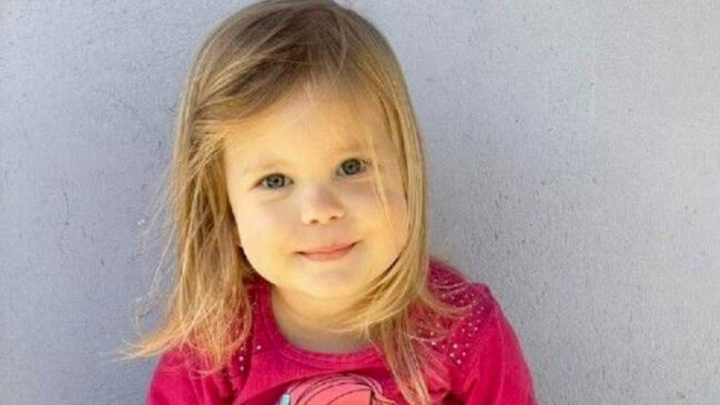 Vítima foi identificada como Soraia Schmidt e morreu após ser esfaqueada pela própria irmã em Santa Catarina