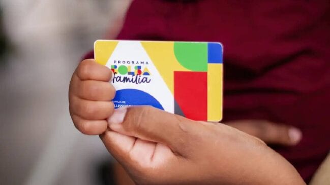 O valor mínimo transferido pelo Bolsa Família é de R$ 600 por domicílio