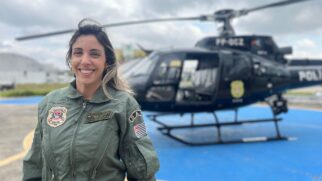 Delegada é a primeira mulher a pilotar o helicóptero da Polícia Civil de São Paulo