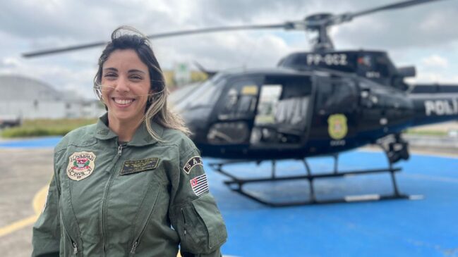 Delegada é a primeira mulher a pilotar o helicóptero da Polícia Civil de São Paulo