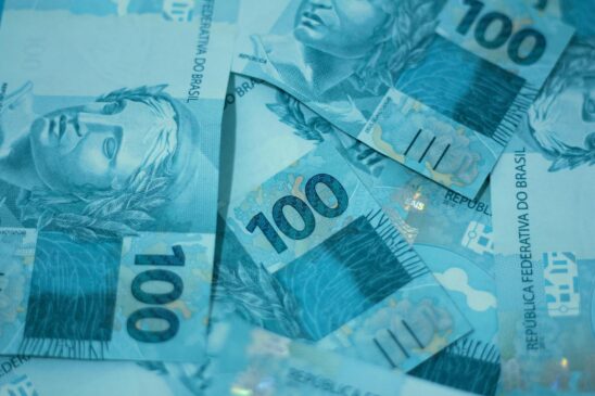 Estima-se que, em 2024, foram mais de 26 trilhões de reais transacionados