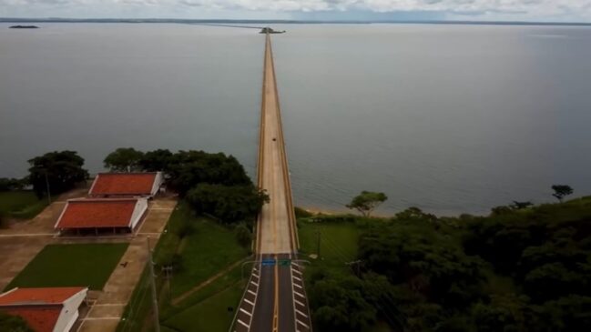 A ponte leva o nome do jornalista Hélio Cerejo, um dos principais defensores de sua construção.