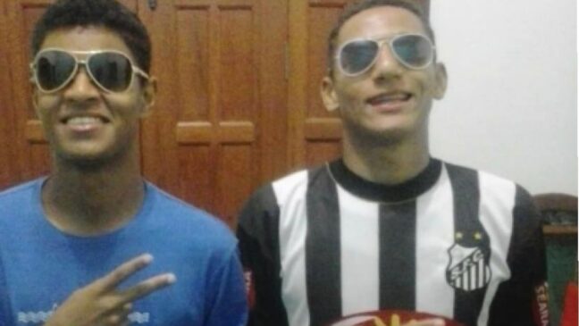 Richarlison postou uma foto antiga com a camisa do Santos em homenagem a Neymar
