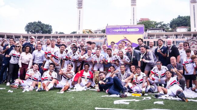 São Paulo vence Corinthians de virada e é campeão da Copinha 2025