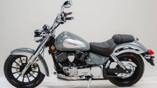 Motor bicilíndrico em "V", de 248,92 cm3, entrega 19 cavalos de potência