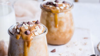 Sorvete fit com creme de amendoim