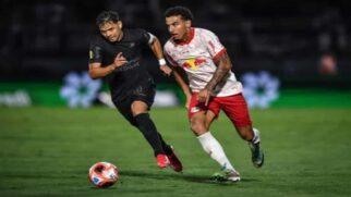 Corinthians vence Red Bull Bragantino na noite desta quinta-feira (16)