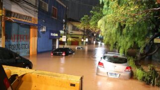 Região central da cidade ficou alagada após as fortes chuvas
