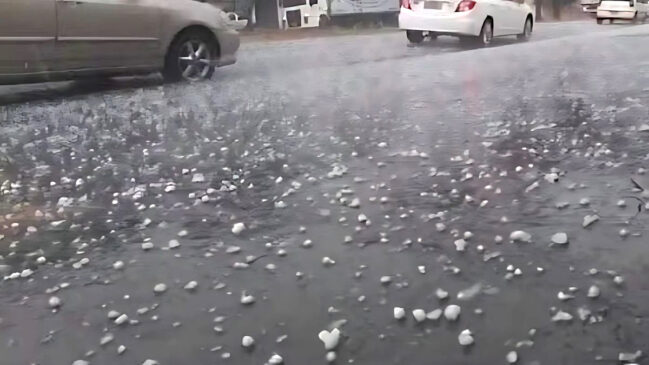 Relatos indicam chuva com granizo na zona leste