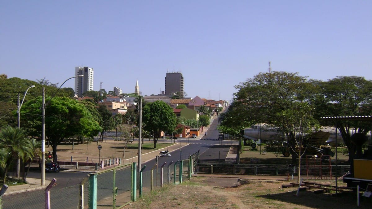 Conhecida por sua forte atividade agrícola, Bebedouro apresenta temperaturas médias de 40,6ºC. Foto: Wikimedia Commons