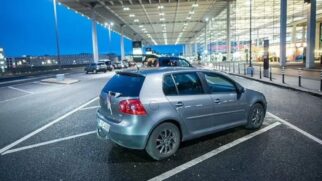 Carro passou mais de um ano no estacionamento até ser recolhido