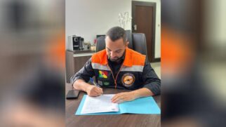 Hugo Prado assinou decreto nesta segunda-feira em reunião com o gabinete de crise da cidade