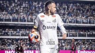 Anúncio do leilão foi feito por meio das redes sociais do jogador