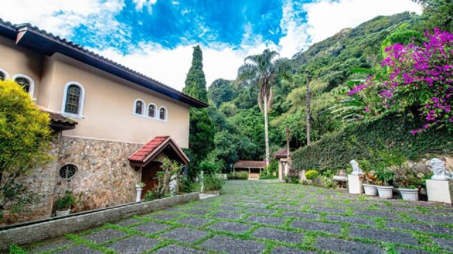 Preços custam a partir de R$ 2,5 mil para receber grupo de 20 pessoas