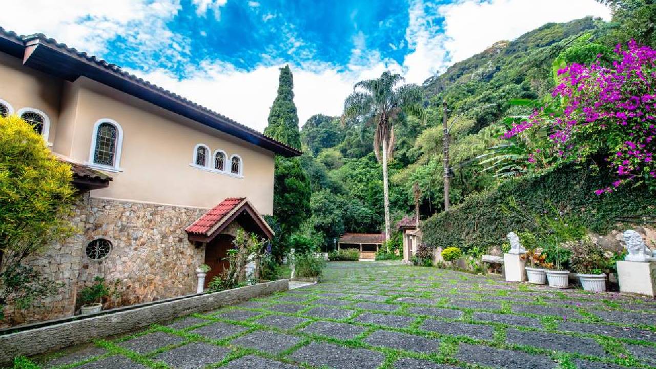 Preços custam a partir de R$ 2,5 mil para receber grupo de 20 pessoas