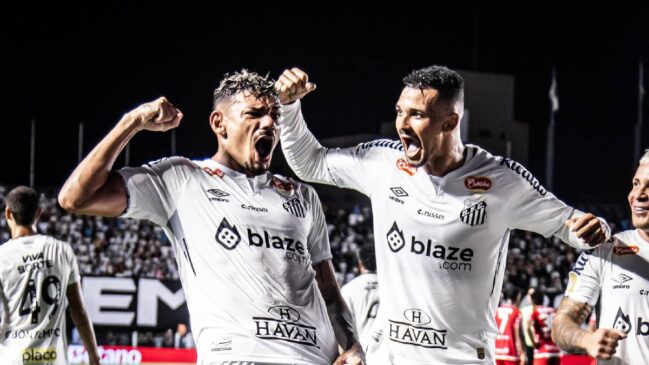 Com a segunda vitória seguida, o Santos chegou aos 15 pontos e se manteve isolado na liderança do Grupo B