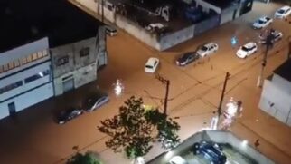 Ruas da capital ficaram debaixo d'água