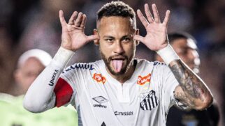 Uniforme ficou eternizado no corpo de Neymar, por volta de 2012 e 2013