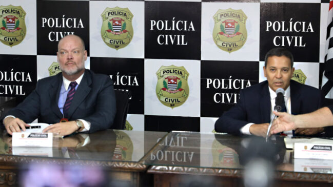 Polícia Civil em coletiva de imprensa para esclarecer o caso Vitória