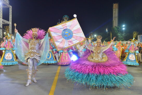 Rosas de Ouro é a grande campeã do Carnaval 2025 em São Paulo