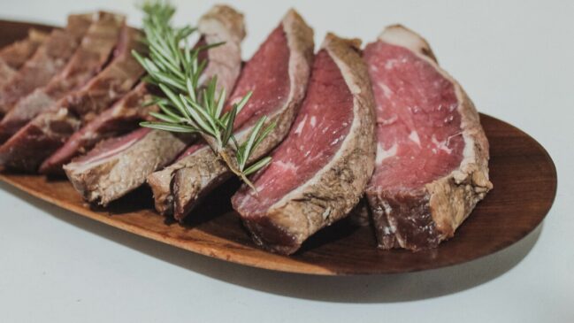 Carne bovina ganha fama na internet por ser um alimento