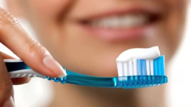 Anvisa registrou 13 casos adversos relacionados à Colgate Clean Mint