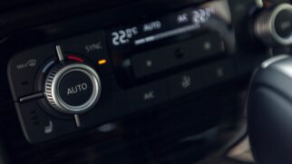 Calor no Brasil pede atenção especial ao sistema de ar-condicionado dos automóveis