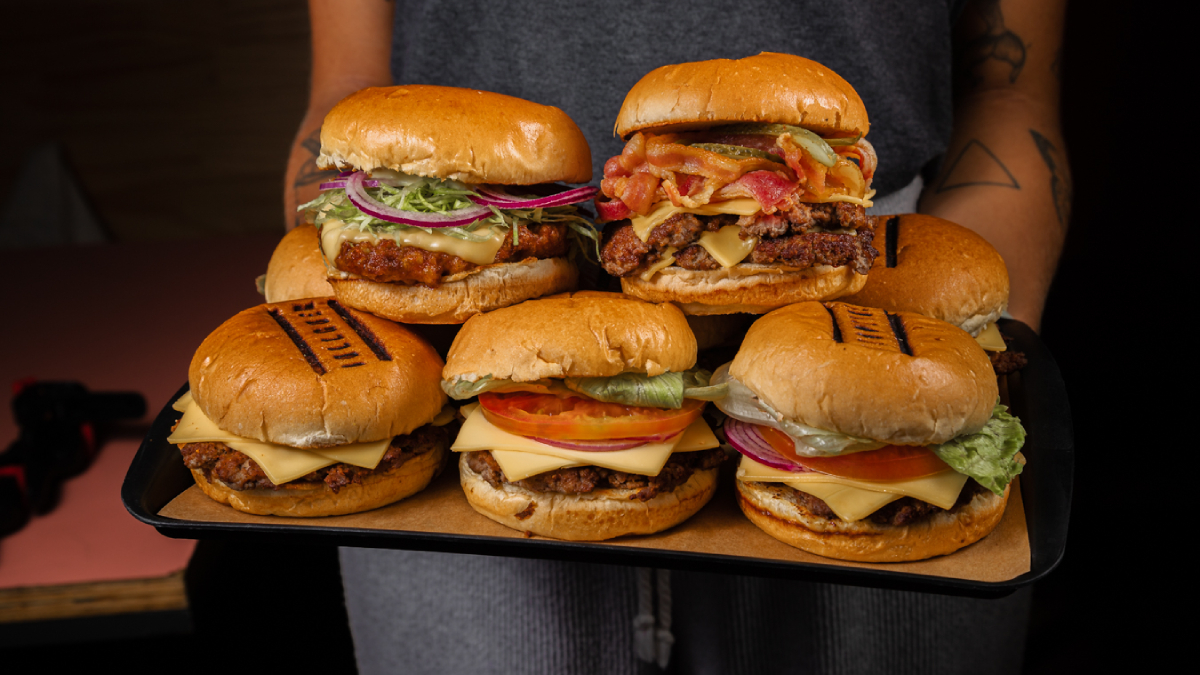 A Bullguer se destaca por introduzir o conceito do smash burger