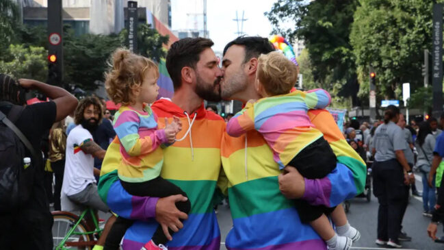 Pessoas gays também podem se declarar cisgênero