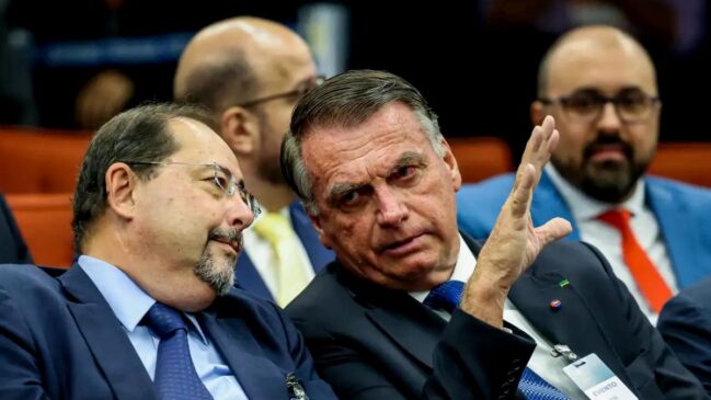 Ex-presidente Jair Bolsonaro (PL) e sete aliados viram réus por tentativa de golpe de Estado