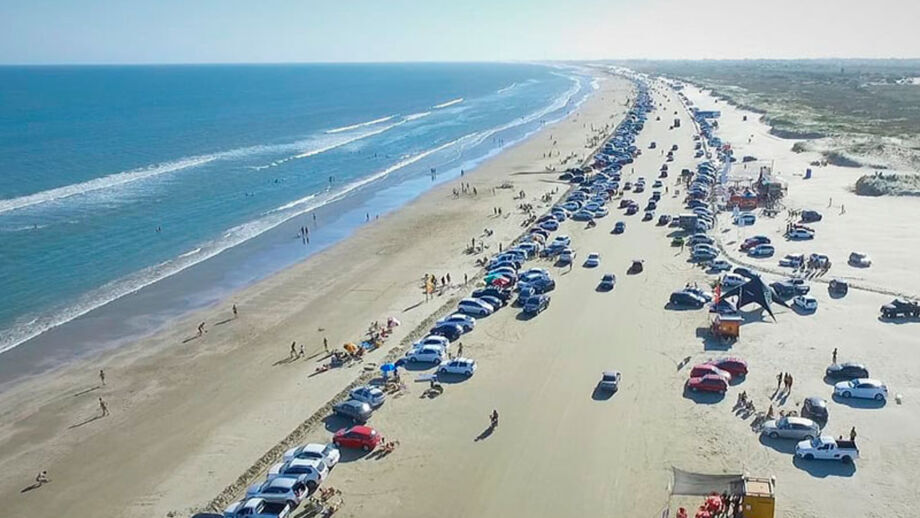 Feriado proporciona oportunidade de viagens à praia
