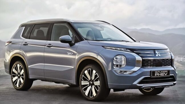 Novo Outlander tem autonomia total de 844 quilômetros e de 86 quilômetros com a direção puramente elétrica.