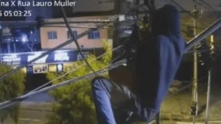 Suspeito foi flagrado por câmeras de segurança