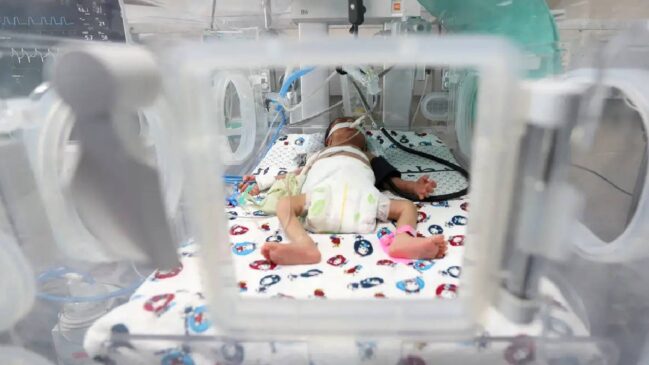 Bebê de dois meses ficou internado em UTI após uso de medicação errada