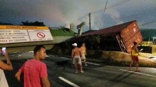 Obra ocorre após o incidente registrado em março deste ano, quando um caminhão colidiu com a estrutura