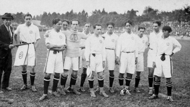 Com as cores branca e vermelha, o Paulistano venceu mais dez vezes o Campeonato Paulista, nos anos de 1908, 1913, 1916, 1917, 1918, 1919, 1921, 1926, 1927 e 1929. 