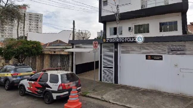 Jovem de 18 anos foi preso pela Polícia Militar após esfaquear e matar a própria mãe, de 61 anos, em Santo André, no ABC Paulista