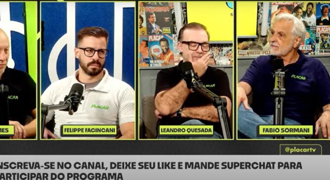 O jornalista Fabio Sormani, o último à direita, durante debate na Placar