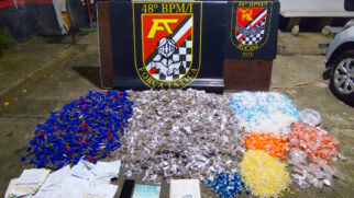 Polícia estoura 'sede' do tráfico e apreende crack, maconha e cocaína