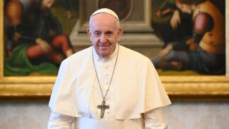 Francisco: o pontífice que uniu tradição católica e revolução pastoral
