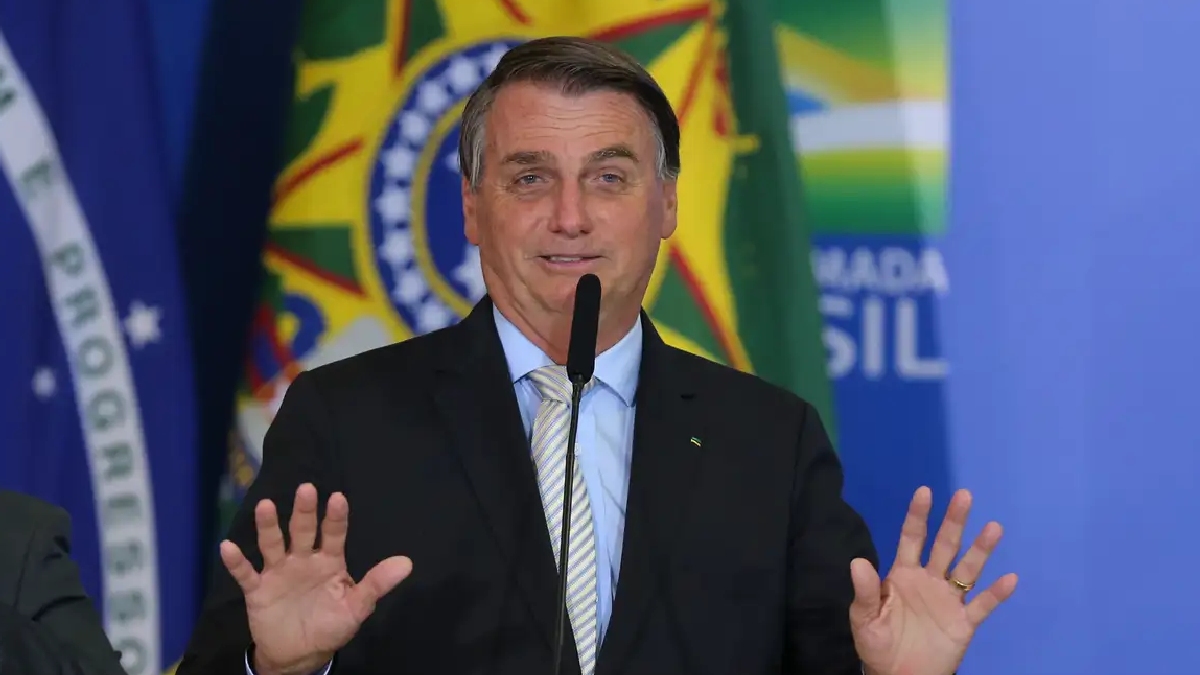 Ato com o ex-presidente Jair Bolsonaro (PL) neste domingo (6/4) a favor da anistia aos envolvidos nos ataques de 8 de janeiro movimentou a Avenida Paulista