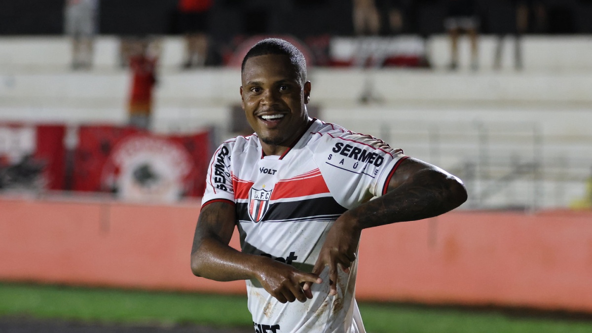 Botafogo-SP e Paysandu se enfrentam, nesta terça-feira, na Série B