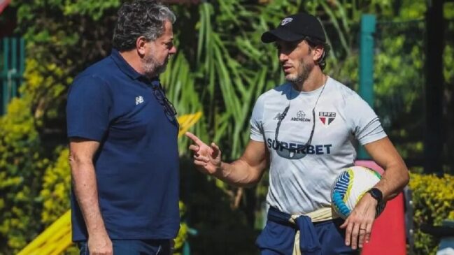 Direção, técnico e elenco tentam despistar crise no São Paulo