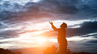 O céu, segundo a bíblia, é um lugar de paz e cheio da presença de Deus