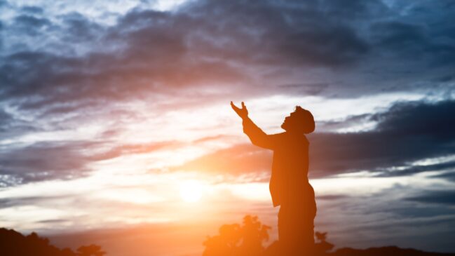 O céu, segundo a bíblia, é um lugar de paz e cheio da presença de Deus