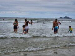 Praia da Enseada, no Guarujá, onde houve pelo menos um resgate