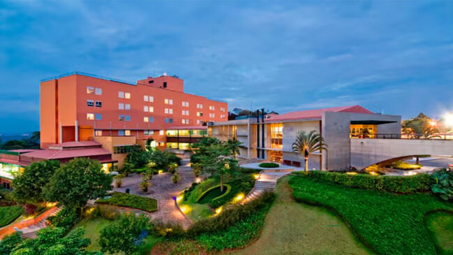 Cercado pela Mata Atlântica, o hotel existe desde 1999, mas só foi incorporado ao Grupo Hilton em 2021